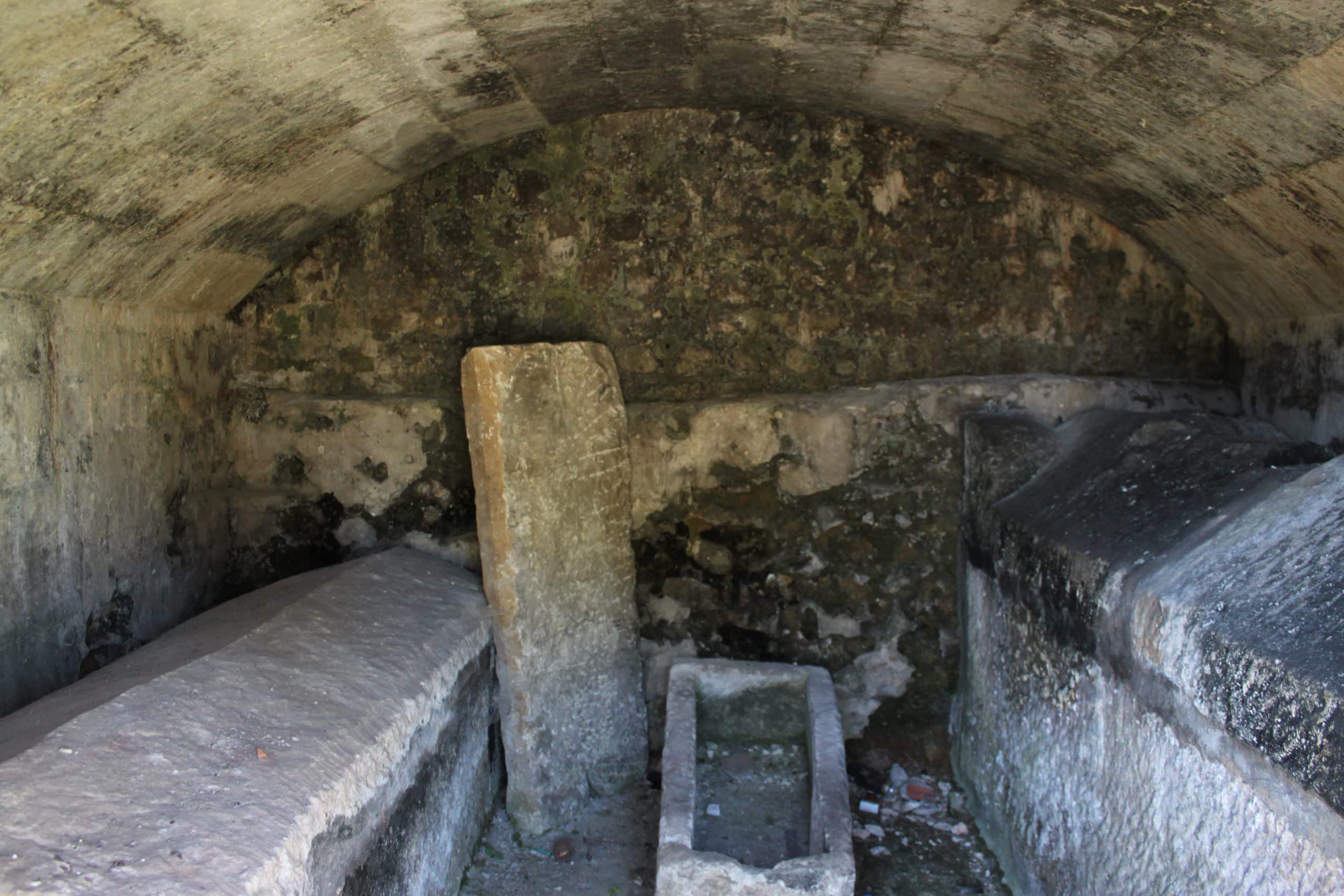 Tombe Morand-Bertaud dans la nécropole des thermes de Saint-Saloine à Saintes
